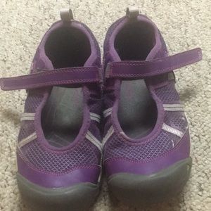 Keen Velcro strap shoes! Great easy wear.